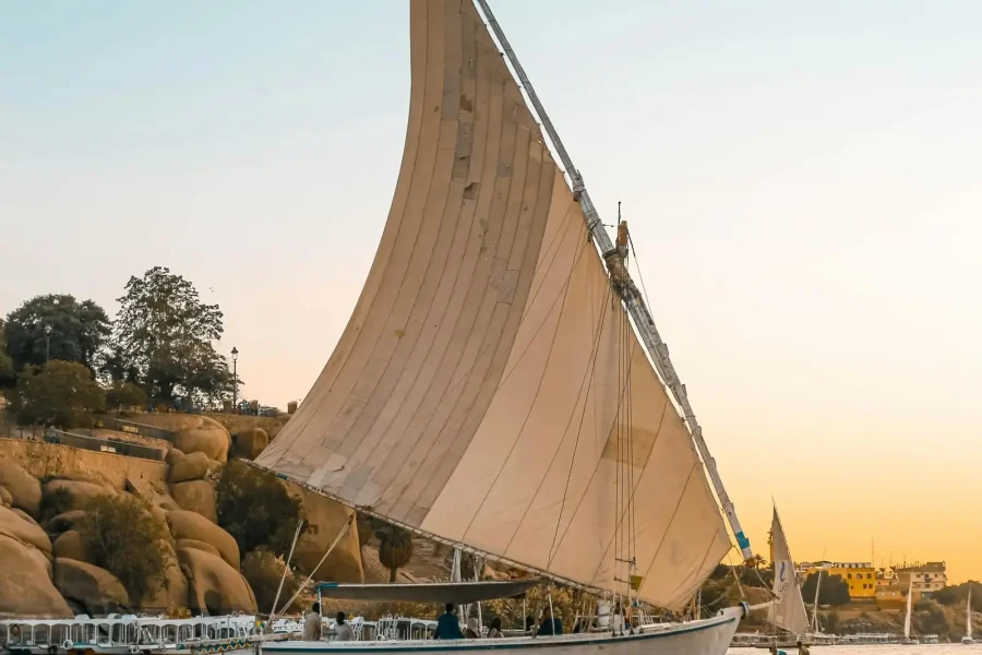 Evening Tour: Nile Felucca Ride, Khan El Khalili & Al-Muizz Street